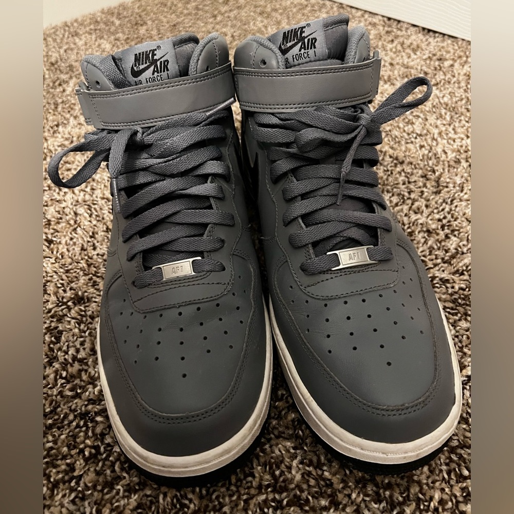 SOLD Nike Air Force 1 Grey